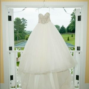 Maggie sottero wedding dress. Size 2